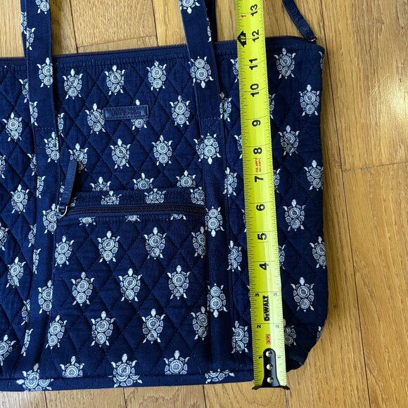 Vera Bradley Small Vera Tote bag in the "Turtle Dream" pattern - Picture 6 of 6
